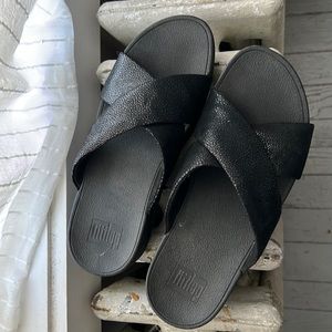 Black Fitflop Slides 8 but feel like 8.5